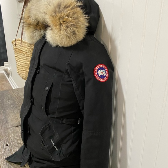 Women’s Kensington Parka - Canada Goose - XS - Picture 3 of 6